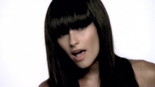 Nelly Furtado - Say It Right  mp4