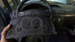 Снятие панели приборов Opel Meriva A