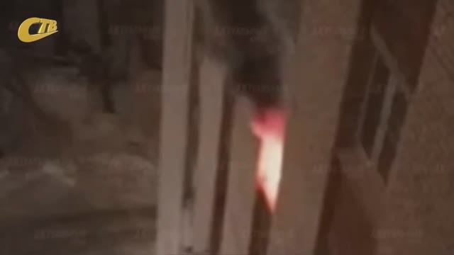 В ДОМЕ №80/2 ПО УЛ. КУРСКОЙ В РЕЗУЛЬТАТЕ ПОЖАРА ВЫГОРЕЛА КОМНАТА смотреть онлайн