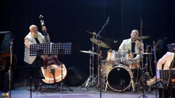 Цыганская песня - оркестр имени Олега Лундстрема