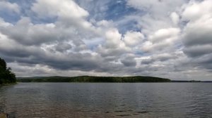 Лето, озеро, облака