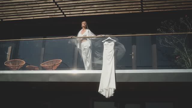 J & R смотреть онлайн