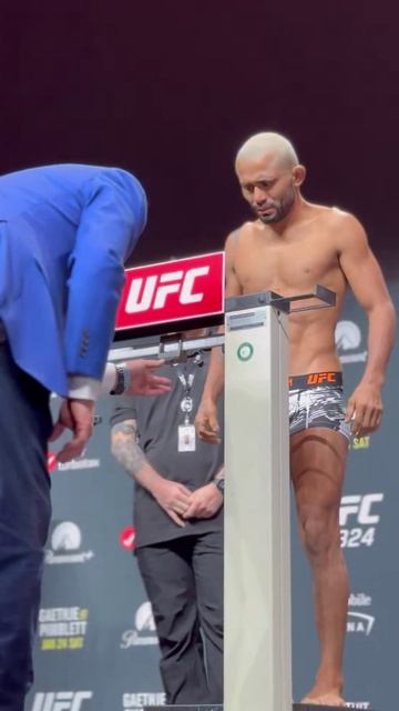 ⚠️ Дейвисон Фигейредо не уложился в вес смотреть онлайн