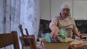 обещаю ,что я Вас даже не замечу/ стираю,мою/ на завтра мясо занесла