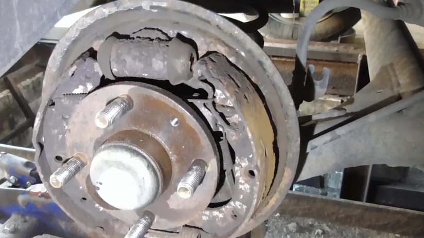 Что бывает если не следить за задней тормозной системой автомобиля смотреть онлайн