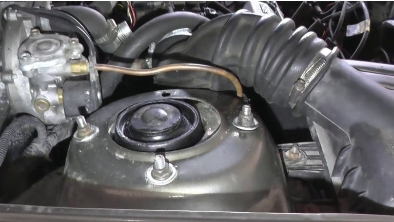 Замена верхней опоры передней стойки Daewoo Lanos ZAZ Lanos смотреть онлайн