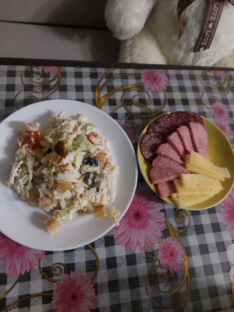 мукбанг/салат цезарь /курочка/холодец смотреть онлайн