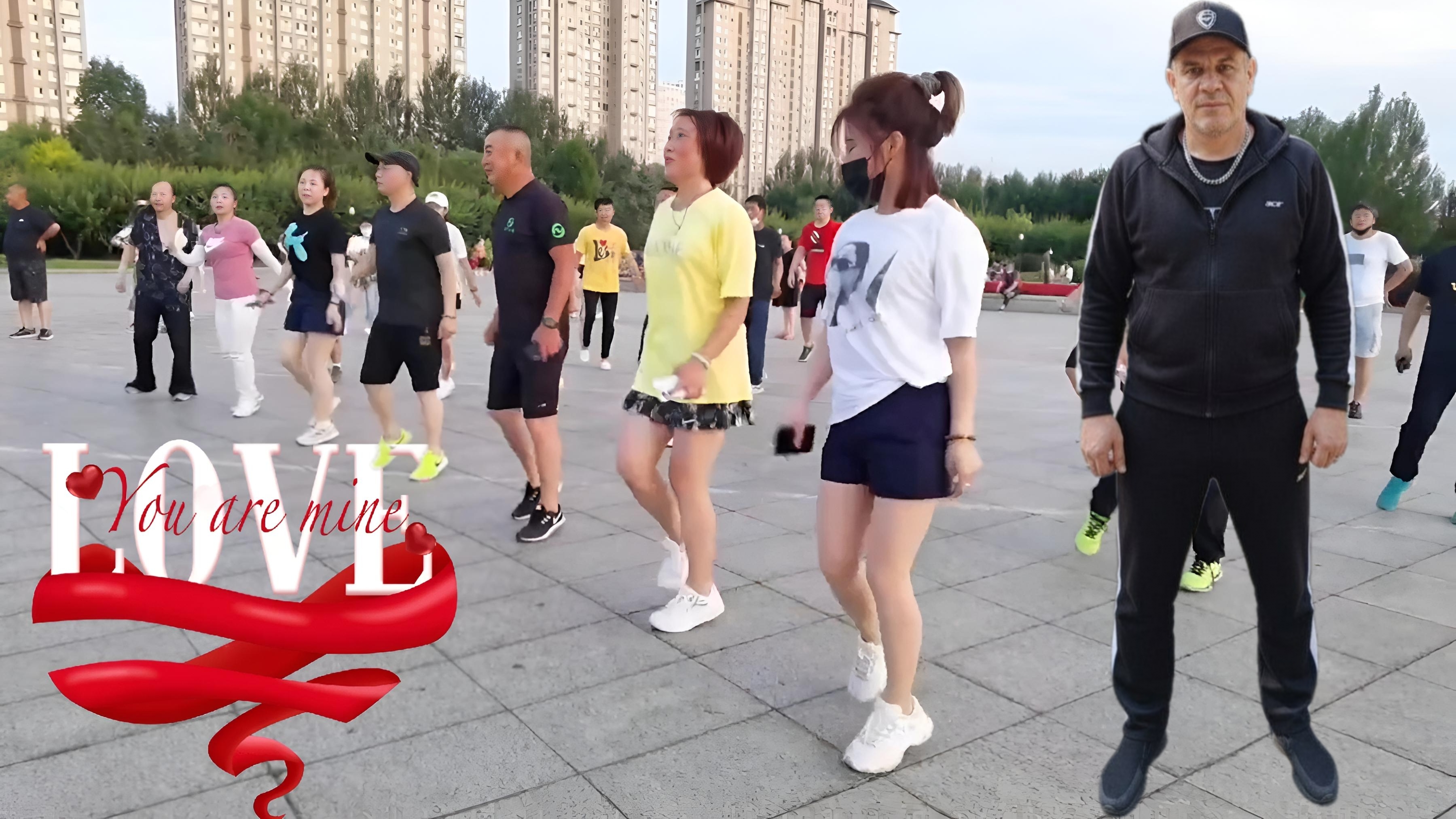 Музыка в стиле 80х годов & Танец современный дизайн Смотрите слушайте смотреть онлайн