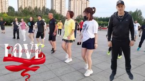 Музыка в стиле 80х годов & Танец современный дизайн Смотрите слушайте