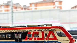 Залипательно, игрушечная электричка