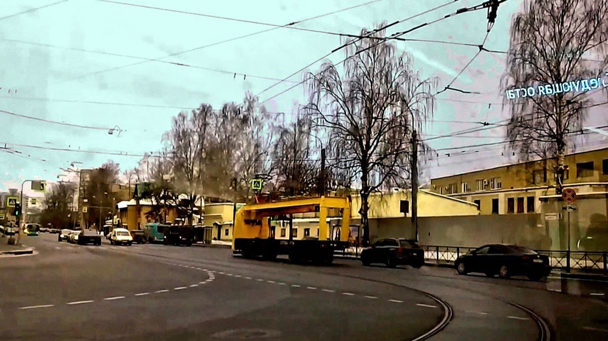 На трамвае. Санкт-Петербург, Новочеркасский проспект.