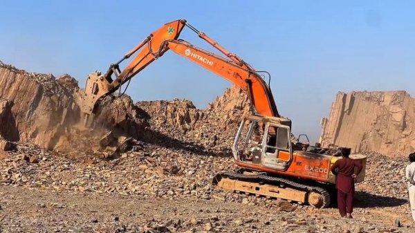 EXCAVATOR POWER_ Breaking a Hill like a Pro!