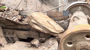 Строительство, дробление щебёнки