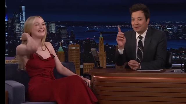 Дакота Фаннинг о том, как ей наконец-то исполнилось 30, о том, как она командует своей сестрой Эль, смотреть онлайн