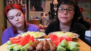 Мукбанг | Пюре с колбасками,Овощи | Обжор Асмр