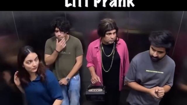 Lift Prank смотреть онлайн