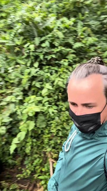 Горилла толкнула меня. Несильно, предплечьем, демонстрируя, что здесь хозяйка она