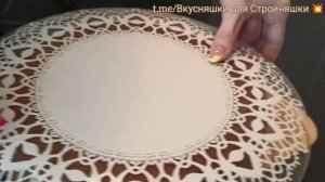 Овсяно-банановый пирог без муки с меренгой и ягодами.mp4