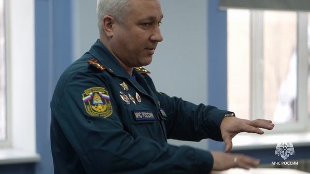 Видеорепортаж со Дня открытых дверей Уральского института ГПС МЧС России смотреть онлайн