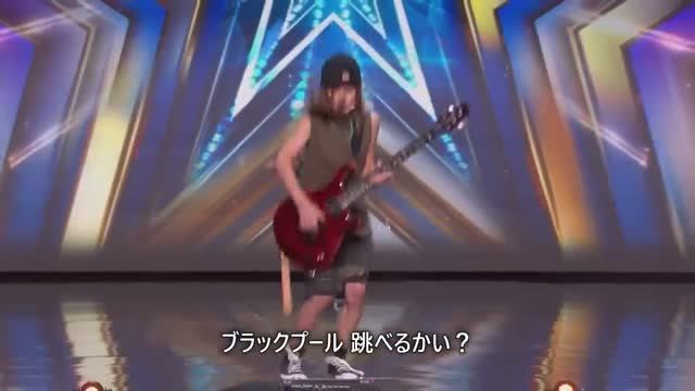 Олли Пирсон открывает дверь в будущее с гитарой своего дедушки! #дети#гитара#выступление#конкурс смотреть онлайн