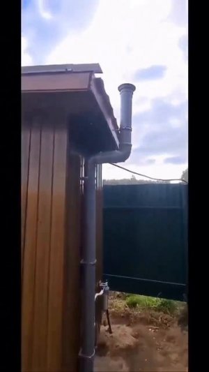 Люксовый уличный туалет может выглядеть именно так.