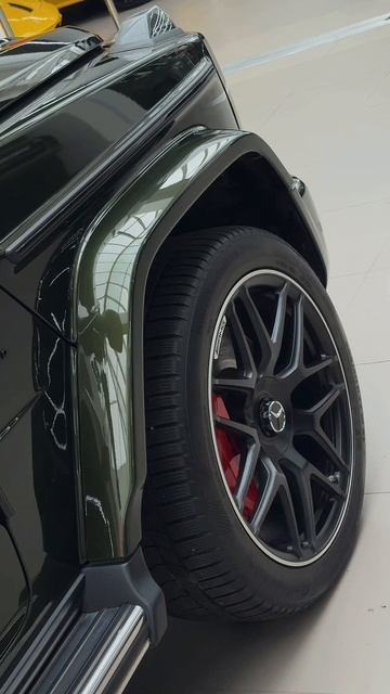 В продаже Mercedes G63 AMG в оливковом цвете / Подробнее у нас в Телеграм канале смотреть онлайн