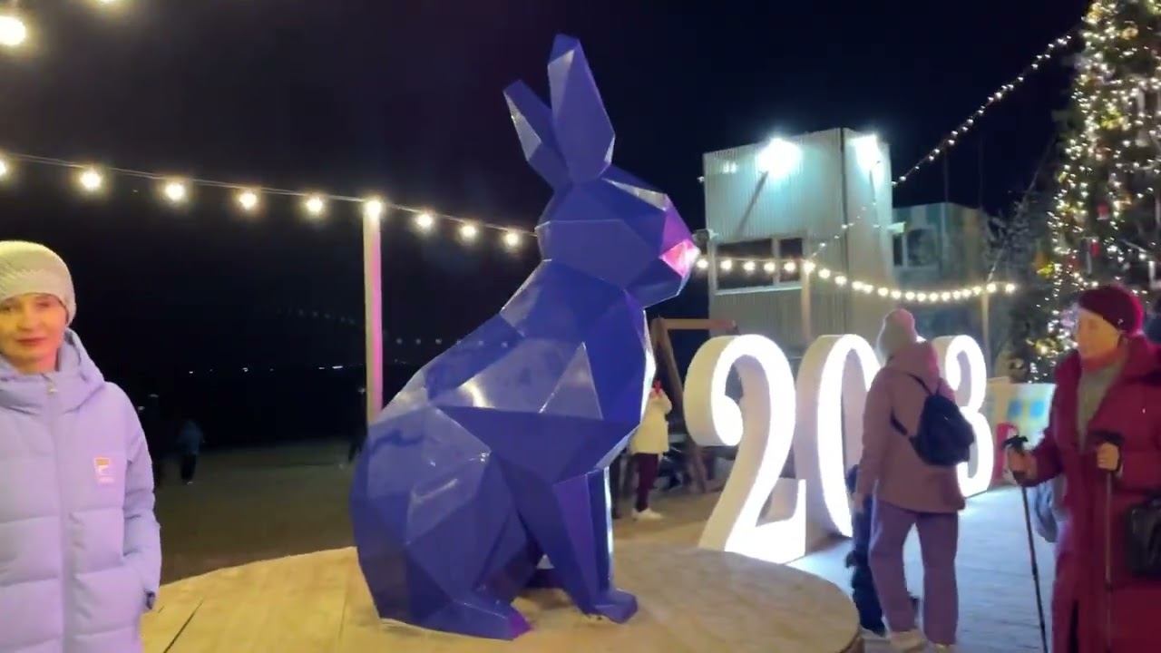 Ходим по Анапе Толпы людей Дети хотят кушать Продолжаем гуляния смотреть онлайн