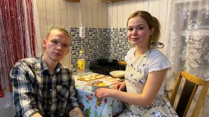 ЗИМНИЙ ВЕЧЕР В ДЕРЕВНЕ. СНЕГ ЛОМАЕТ ТЕПЛИЦУ. ГОТОВИМ СЫРНИКИ