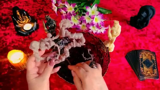 ГАДАНИЕ НА ВОСКЕ , ЧТО ФОРТУНА ДЛЯ ТЕБЯ ПРИГОТОВИЛА ? СУДЬБОНОСНЫЙ ПОВОРОТ УЖЕ СКОРО ! смотреть онлайн