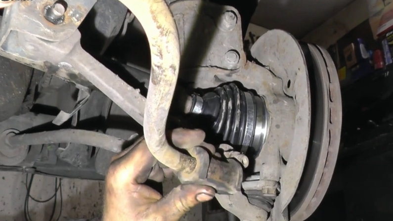 Замена резинок и кронштейнов стабилизатора ВАЗ 2112 смотреть онлайн