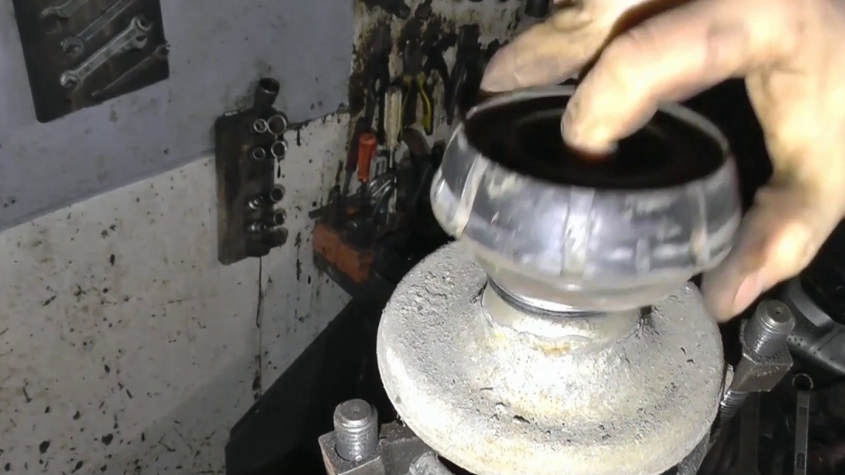 Замена передних стоек Dacia Logan (Renault Logan) смотреть онлайн