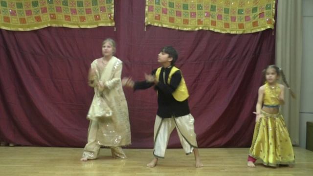 ПАНДЖАБИ MC | ДИЛ ЧОРИ САДА | Пенджабский народный танец | Детский клуб ТАРАНГ | Музей Востока смотреть онлайн