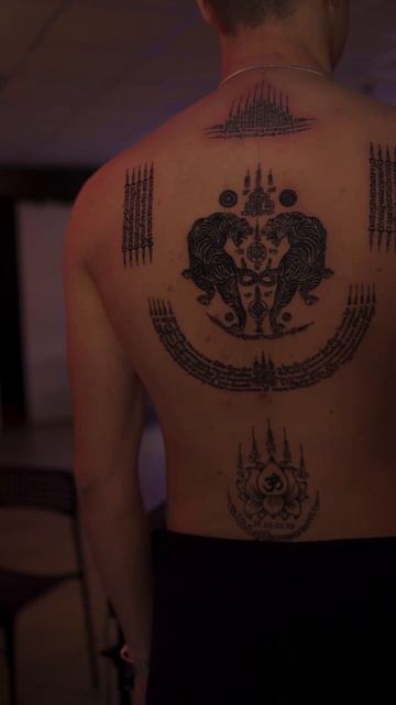 Спина. Тату)