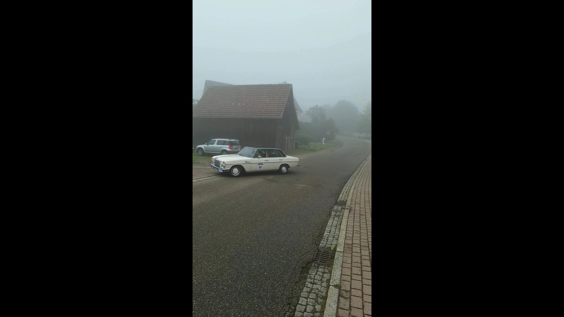 Mercedes W114 смотреть онлайн