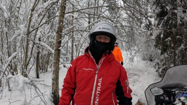 Когда устали расчищать дорогу для снегохода