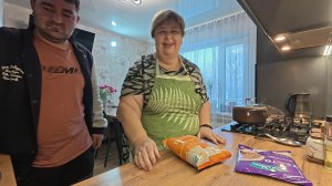 Гостей на выходные прибавилось.  Готовлю улитки на завтрак и манты.