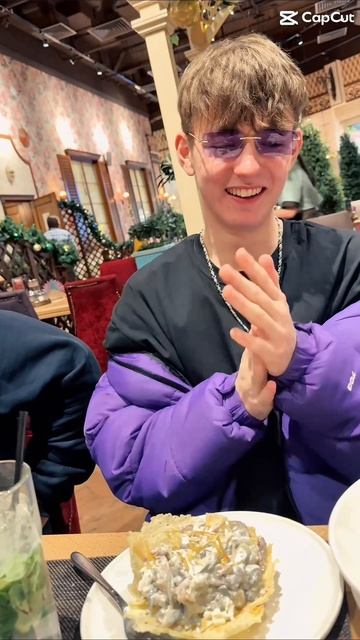 I wanna find my personal star #wemort #волжский #волгоград #волгамол #еда #ресторан #танцы #диско #р смотреть онлайн