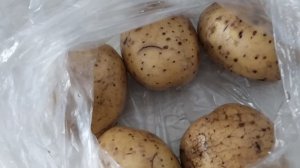 Как запечь картошку в  микроволновке в пакете