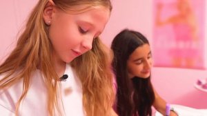 Настя и Ева в квестах Барби