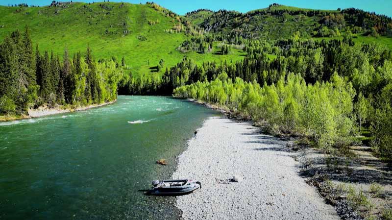 Самая красивая река Алтая, а может и России. О такой рыбалке мечтает каждый рыбак! Взял подписчика.. смотреть онлайн