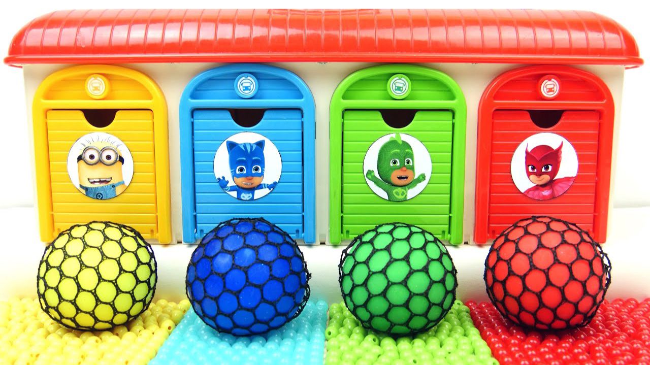 Мультики для малышей. Яркие, мягкие антистрессики и игрушки у гаража. Мультики залипалки для детей смотреть онлайн