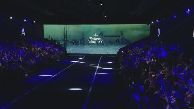 Показ коллекции Vivienne Westwood весна-лето 2025