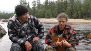 Экспедиция.Верховье Зеи . Оля Агни  и русская балалайка в краю Амурских эвенков