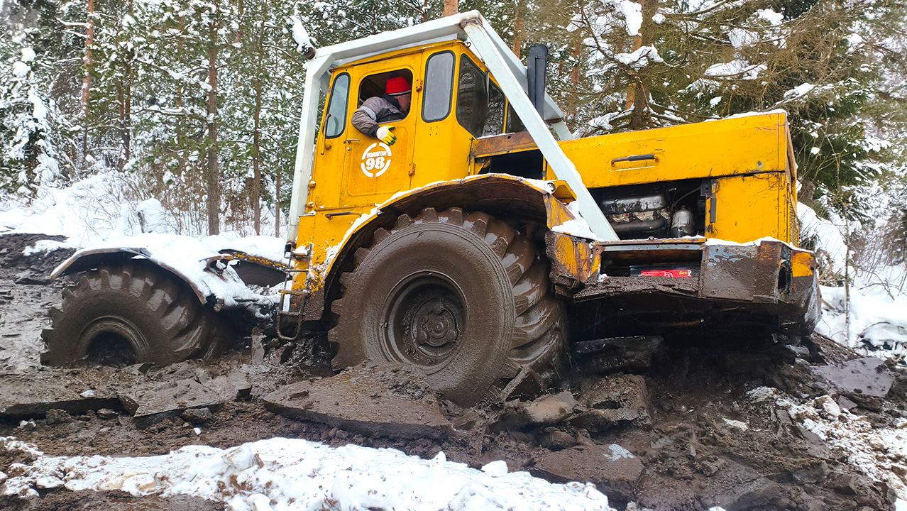 Что стало с К-700 после КАРЬЕРА? / КИРОВЕЦ против ЗИМНИКА смотреть онлайн