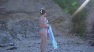Растяжка на пляже Stretching on a beach