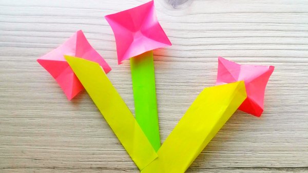 Делаем цветок из бумаги