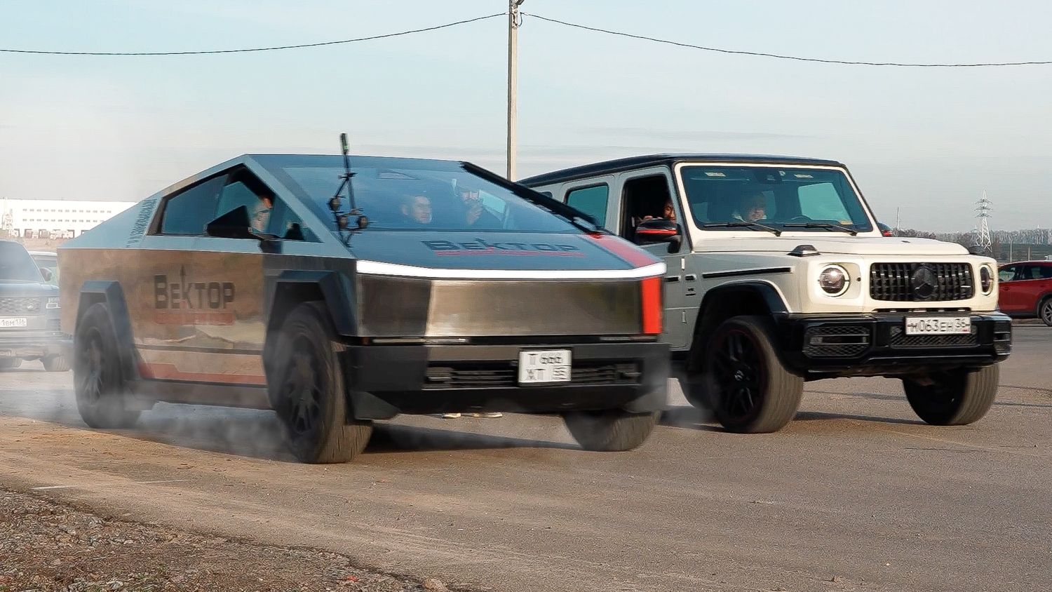 Как обломать ПОНТЫ. КИБЕРТРАК против ГЕЛИКА G63 AMG смотреть онлайн