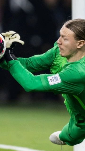 Матвей Сафонов возобновил тренировки в общей группе ПСЖ #shorts #матвейсафонов #псж #футбол #травмы смотреть онлайн