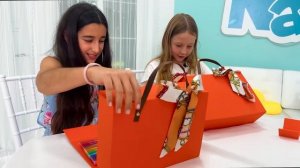 Настей и Эвелин устроили челлендж для детей