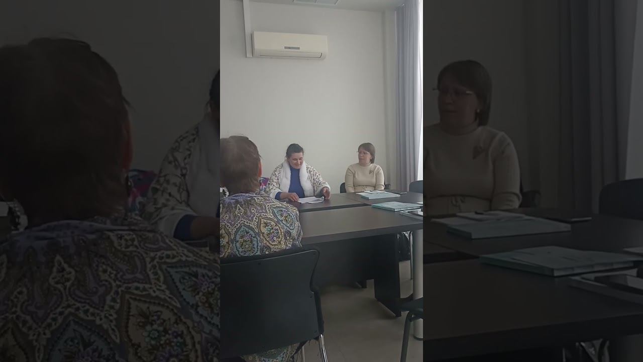 Лариса Белина читает письмо за 1962 г. своей мамы Марии Ивановны Кремневой из Енисейской ссылки
